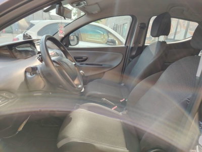 Lancia Ypsilon 1.2 69 CV 5 porte GPL Ecochic Alberta Ferretti (11)