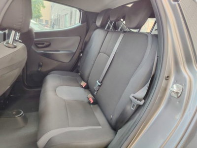 Lancia Ypsilon 1.2 69 CV 5 porte GPL Ecochic Alberta Ferretti (15)