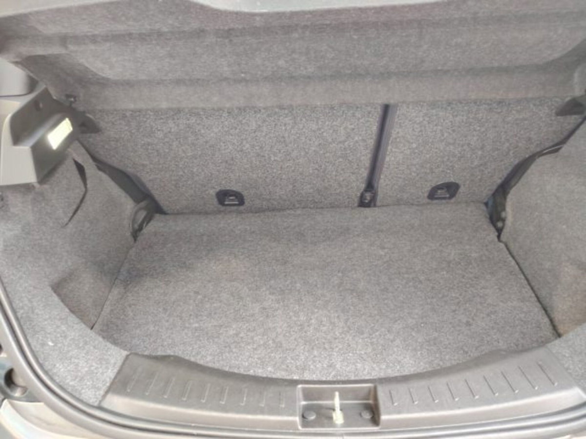 Lancia Ypsilon 1.2 69 CV 5 porte GPL Ecochic Alberta Ferretti (16)