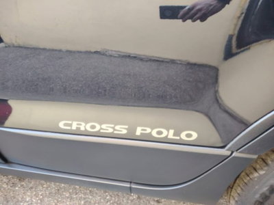 Volkswagen Polo Cross 1.4 TDI DSG BlueMotion Technology (10)