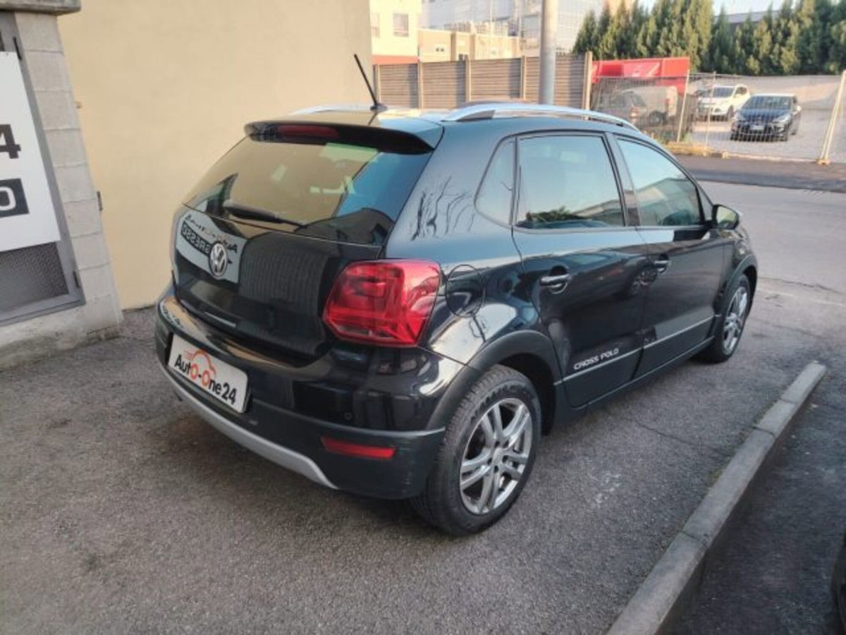 Volkswagen Polo Cross 1.4 TDI DSG BlueMotion Technology (8)
