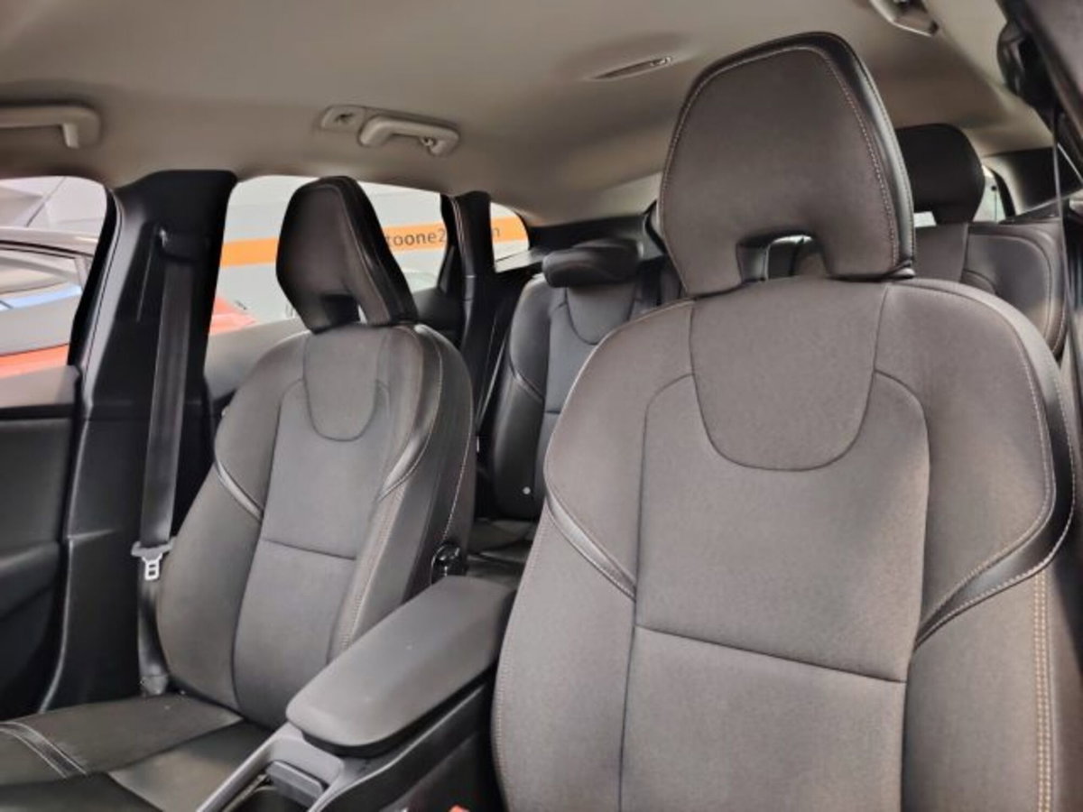 Volvo V40 Cross Country T3 Geartronic Style Plus (17)