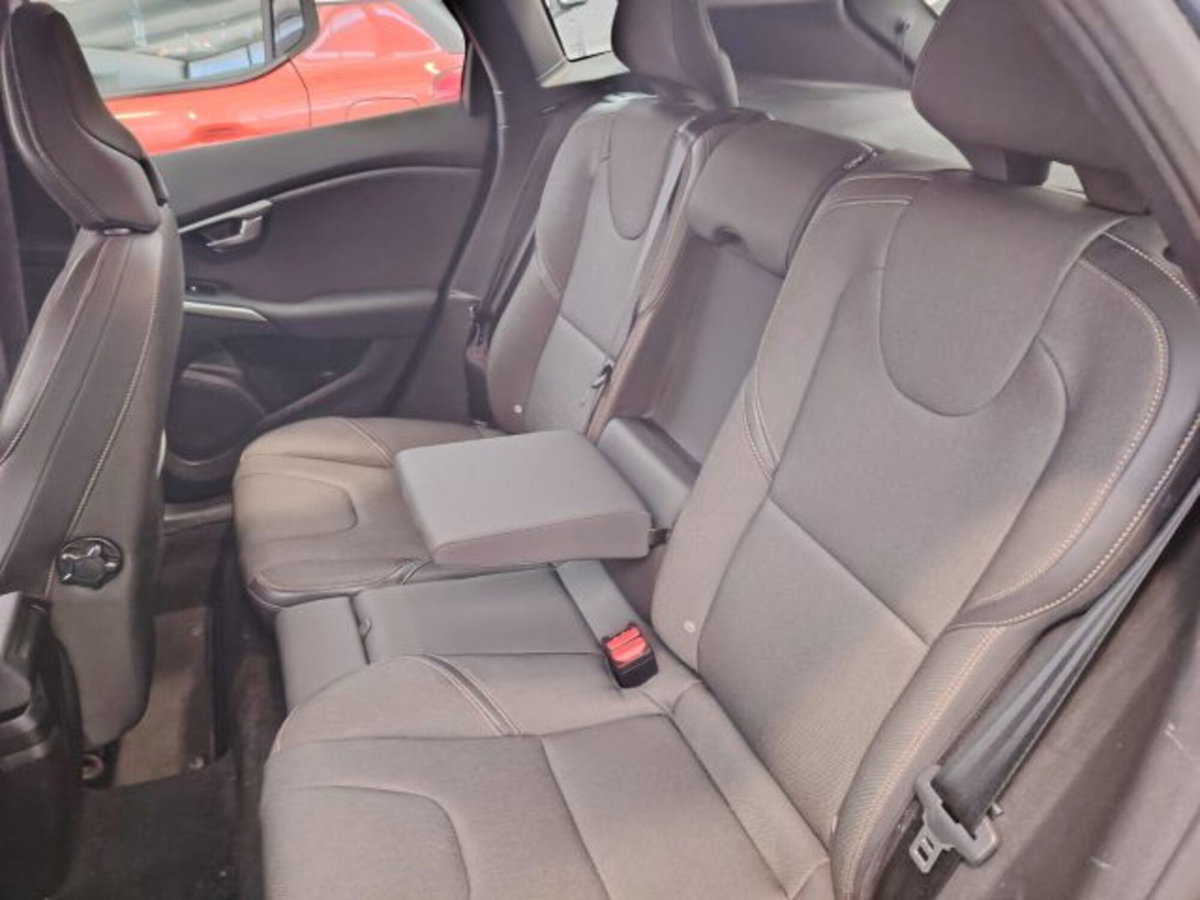Volvo V40 Cross Country T3 Geartronic Style Plus (19)