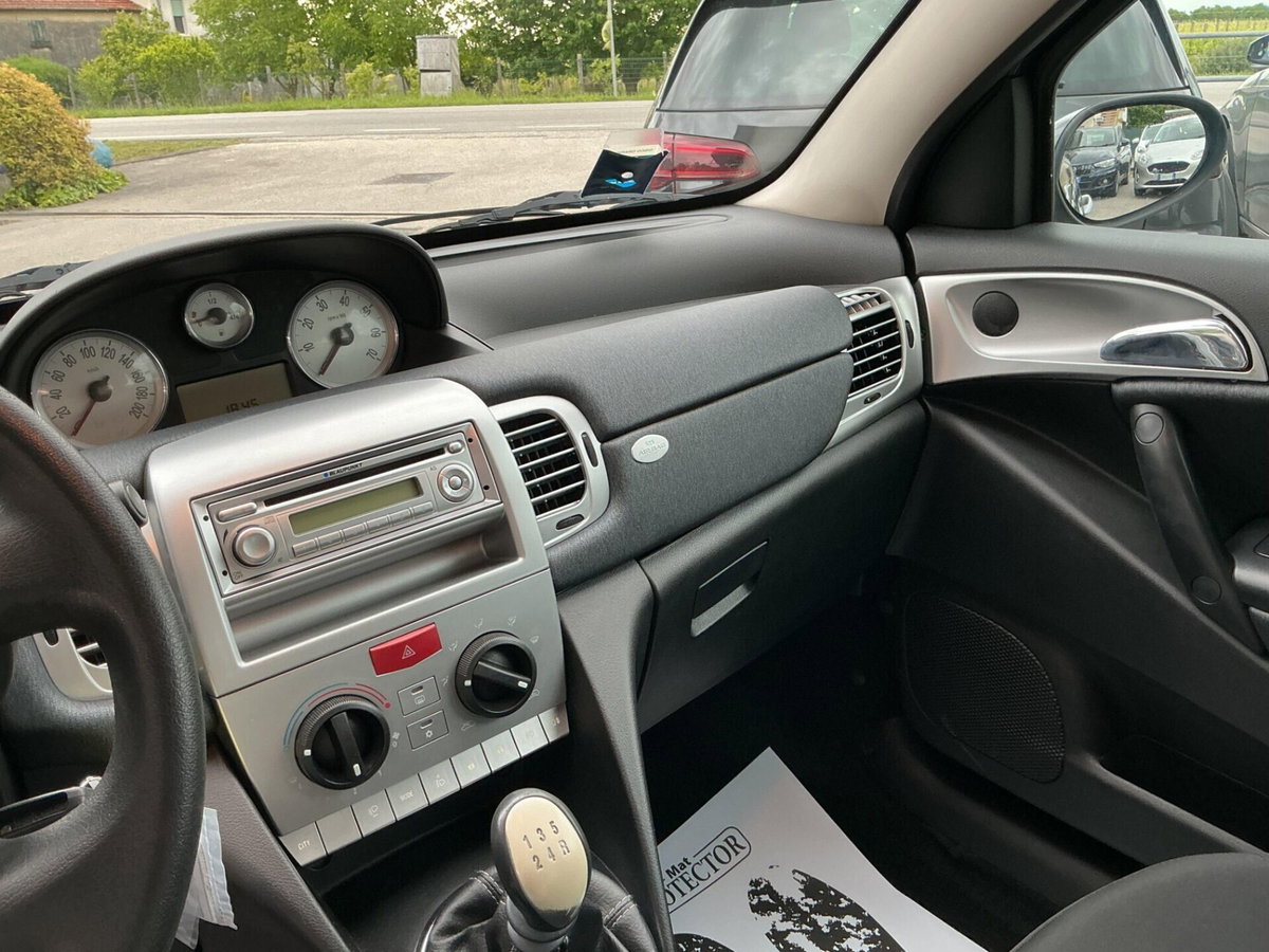 Lancia Ypsilon 1.4 Argento Ecochic GPL (12)