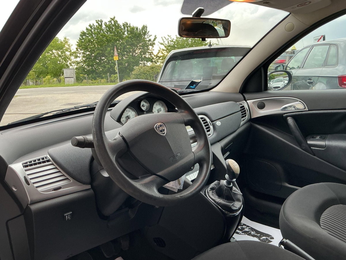 Lancia Ypsilon 1.4 Argento Ecochic GPL (7)