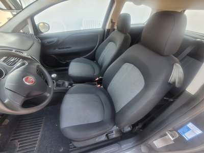 Fiat Punto 1.3 MJT II 75 CV 3 porte Street (10)