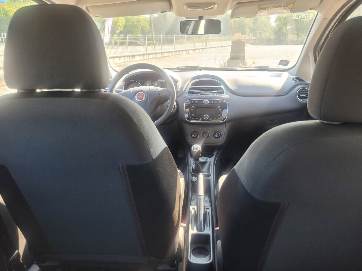 Fiat Punto 1.3 MJT II 75 CV 3 porte Street (11)