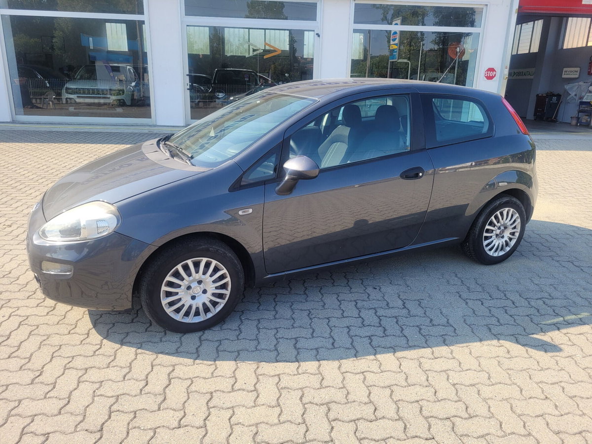Fiat Punto 1.3 MJT II 75 CV 3 porte Street (2)