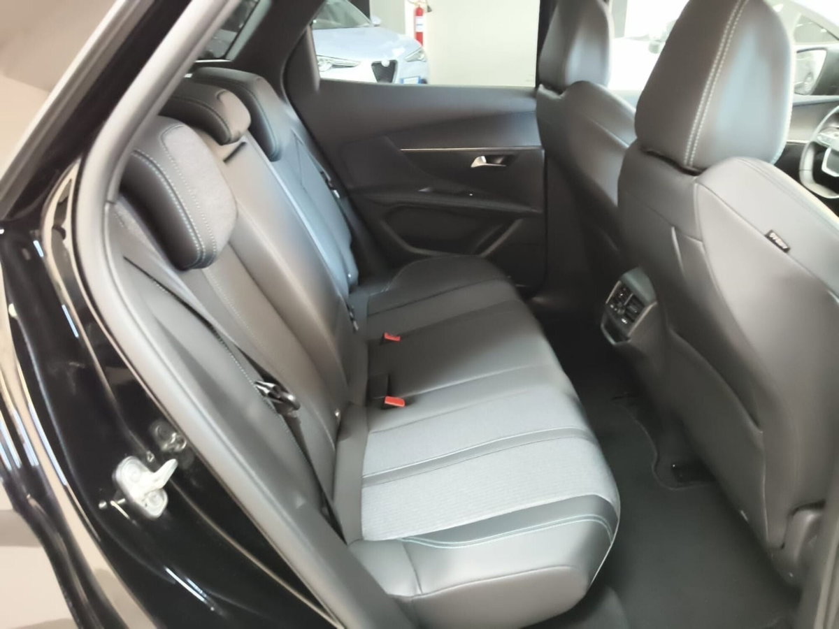 Peugeot 3008 BlueHDi 130 S&S EAT8 Allure Pack (8)