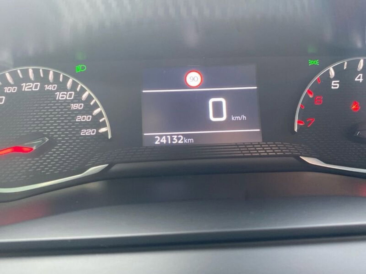 Peugeot 208 PureTech 75 Stop&Start 5 porte Active (19)