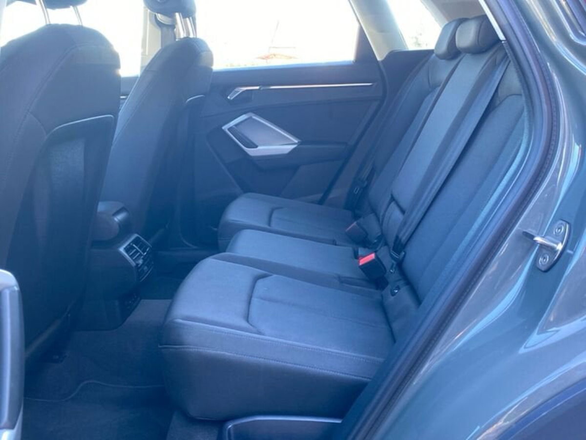 Audi Q3 35 TDI Business (16)