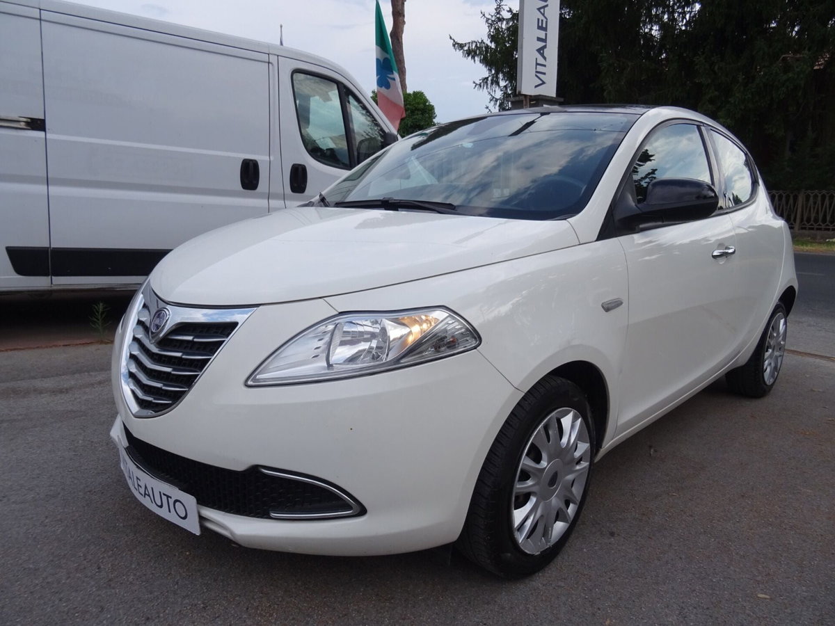 Lancia Ypsilon 1.2 69 CV 5 porte Platinum