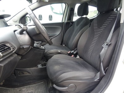 Lancia Ypsilon 1.2 69 CV 5 porte Platinum (15)