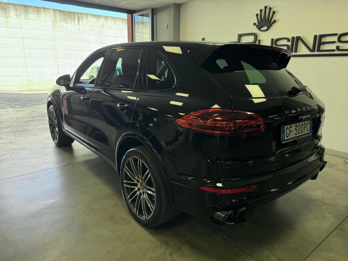 Porsche Cayenne 3.0 Diesel Platinum Edition (6)