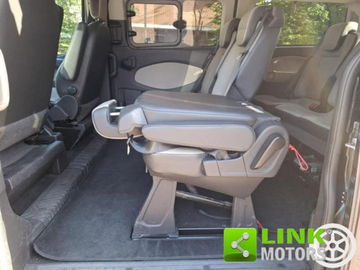 Ford Tourneo Custom 310 2.0 TDCi 130CV aut. PC Titanium (15)