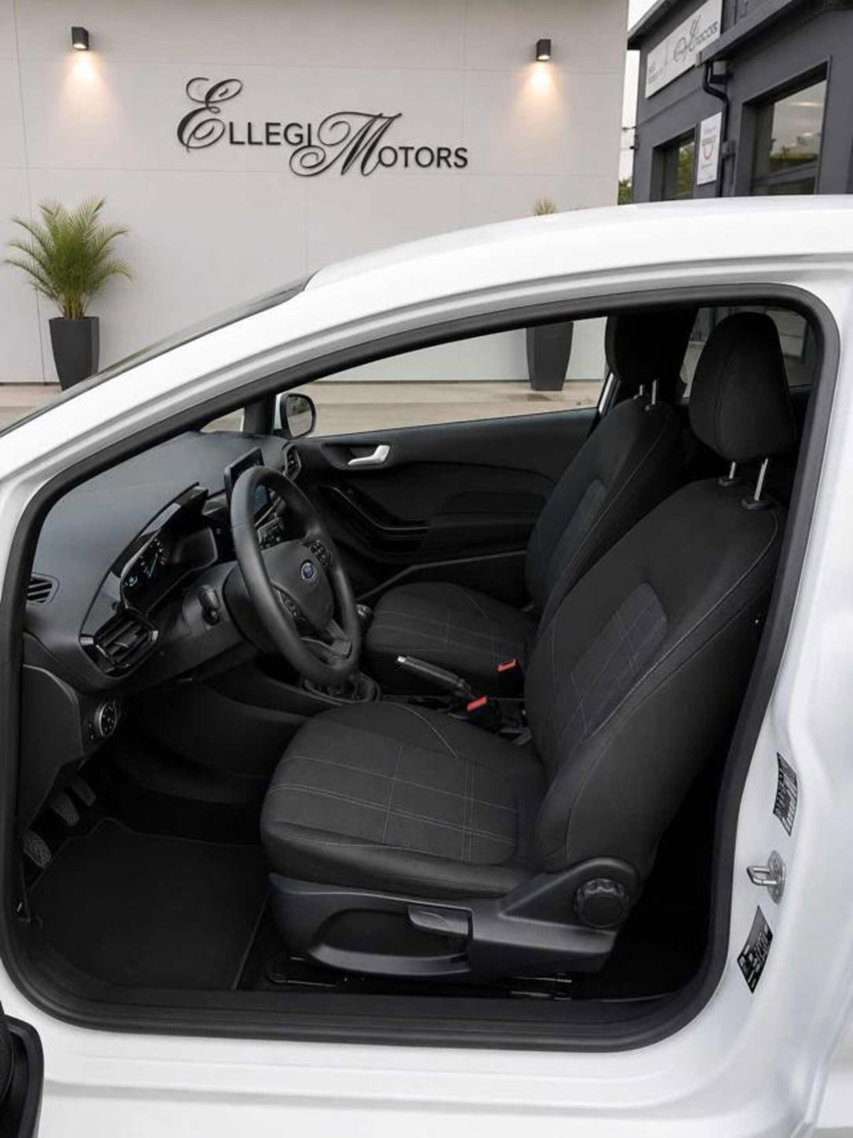 Ford Fiesta 1.5 TDCi 85 CV 3 porte  Trend (9)