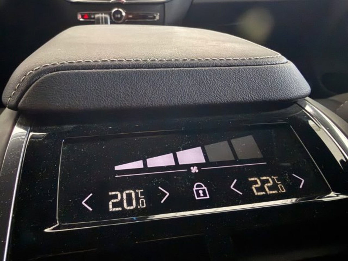 Volvo XC60 B4 Geartronic R-design (14)