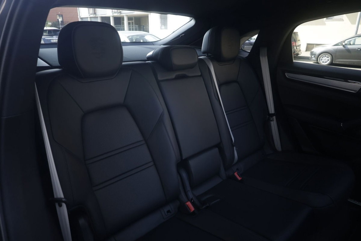 Porsche Cayenne 3.0 V6 Platinum Edition (15)