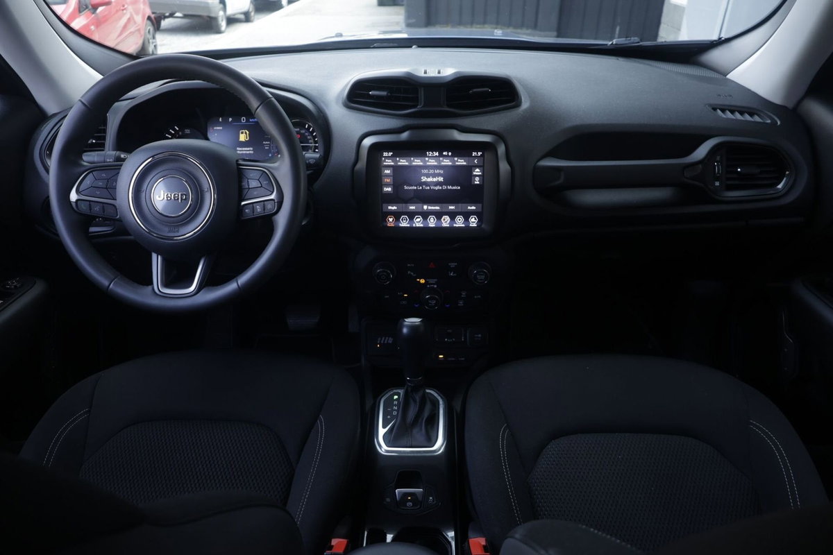 Jeep Renegade 1.3 T4 190CV PHEV 4xe AT6 Business Plus (2)