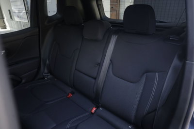 Jeep Renegade 1.3 T4 190CV PHEV 4xe AT6 Business Plus (3)