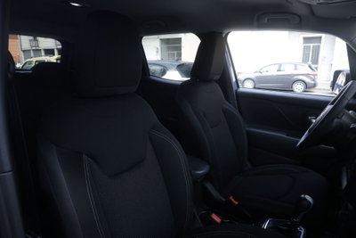 Jeep Renegade 1.3 T4 190CV PHEV 4xe AT6 Business Plus (6)