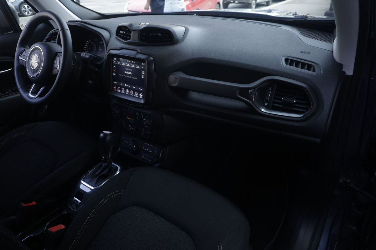 Jeep Renegade 1.3 T4 190CV PHEV 4xe AT6 Business Plus (8)