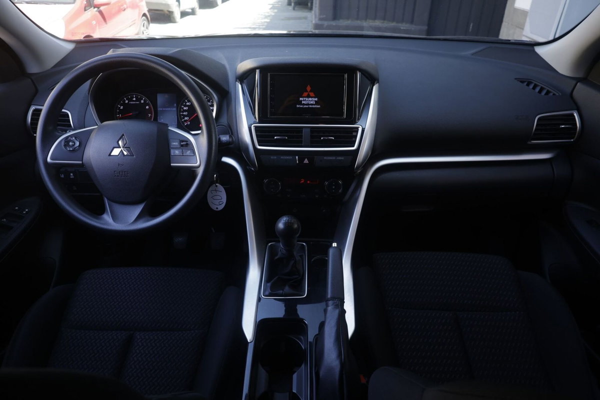 Mitsubishi Eclipse Cross 1.5 turbo 2WD Intense SDA (2)