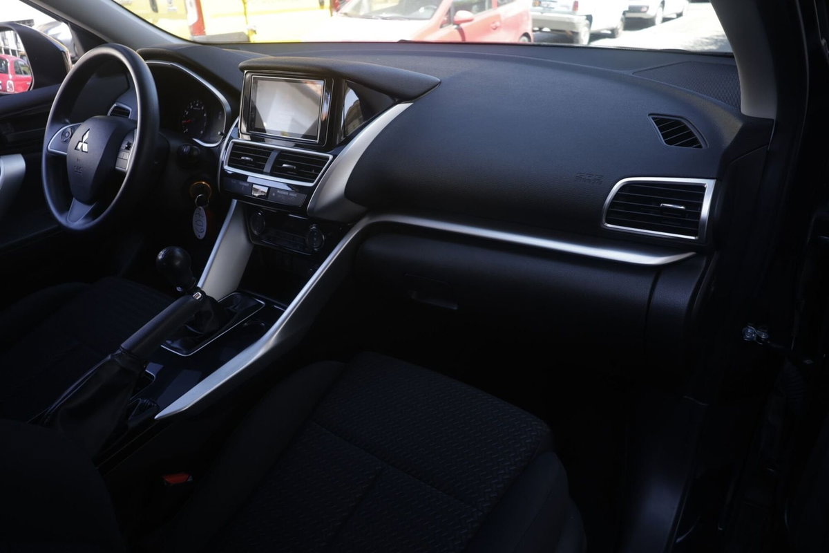Mitsubishi Eclipse Cross 1.5 turbo 2WD Intense SDA (8)