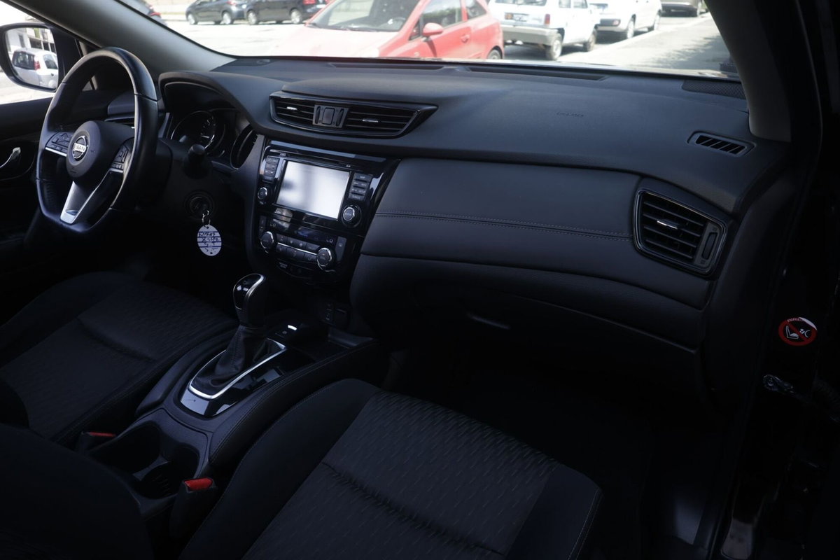Nissan X-Trail dCi 150 2WD Acenta (10)