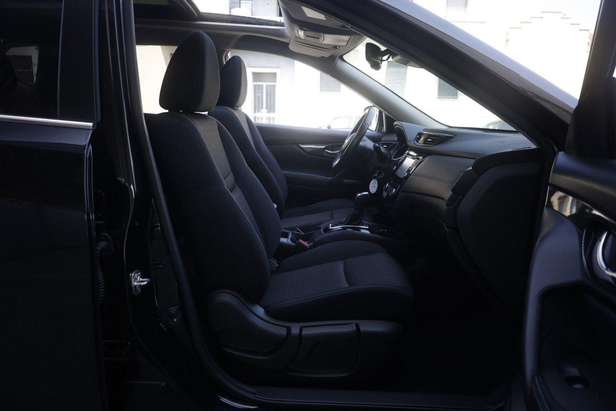 Nissan X-Trail dCi 150 2WD Acenta (12)