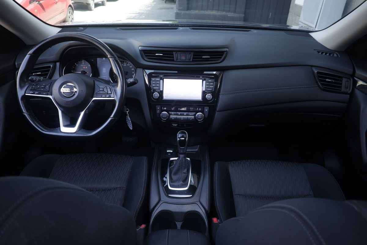 Nissan X-Trail dCi 150 2WD Acenta (2)