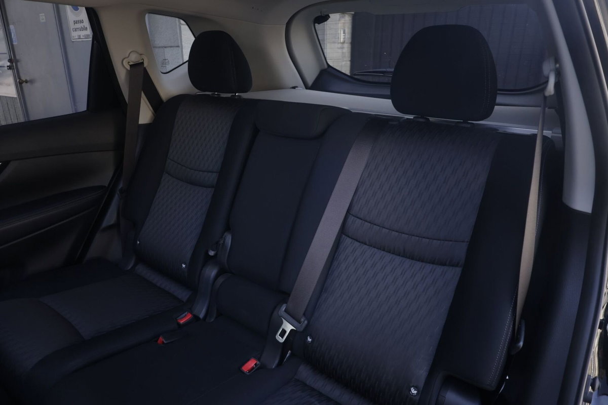 Nissan X-Trail dCi 150 2WD Acenta (3)