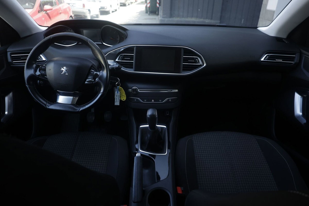 Peugeot 308 SW BlueHDi 100 S&S Business (2)