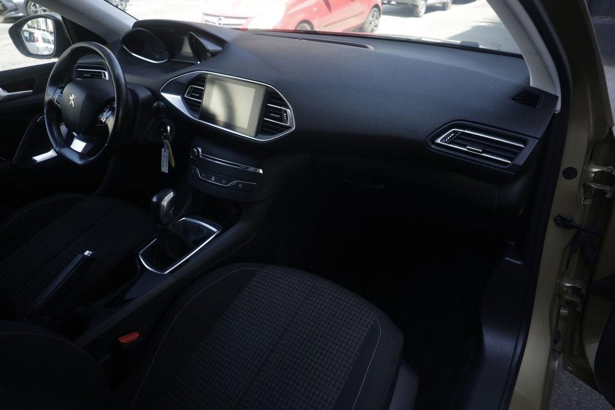 Peugeot 308 SW BlueHDi 100 S&S Business (8)