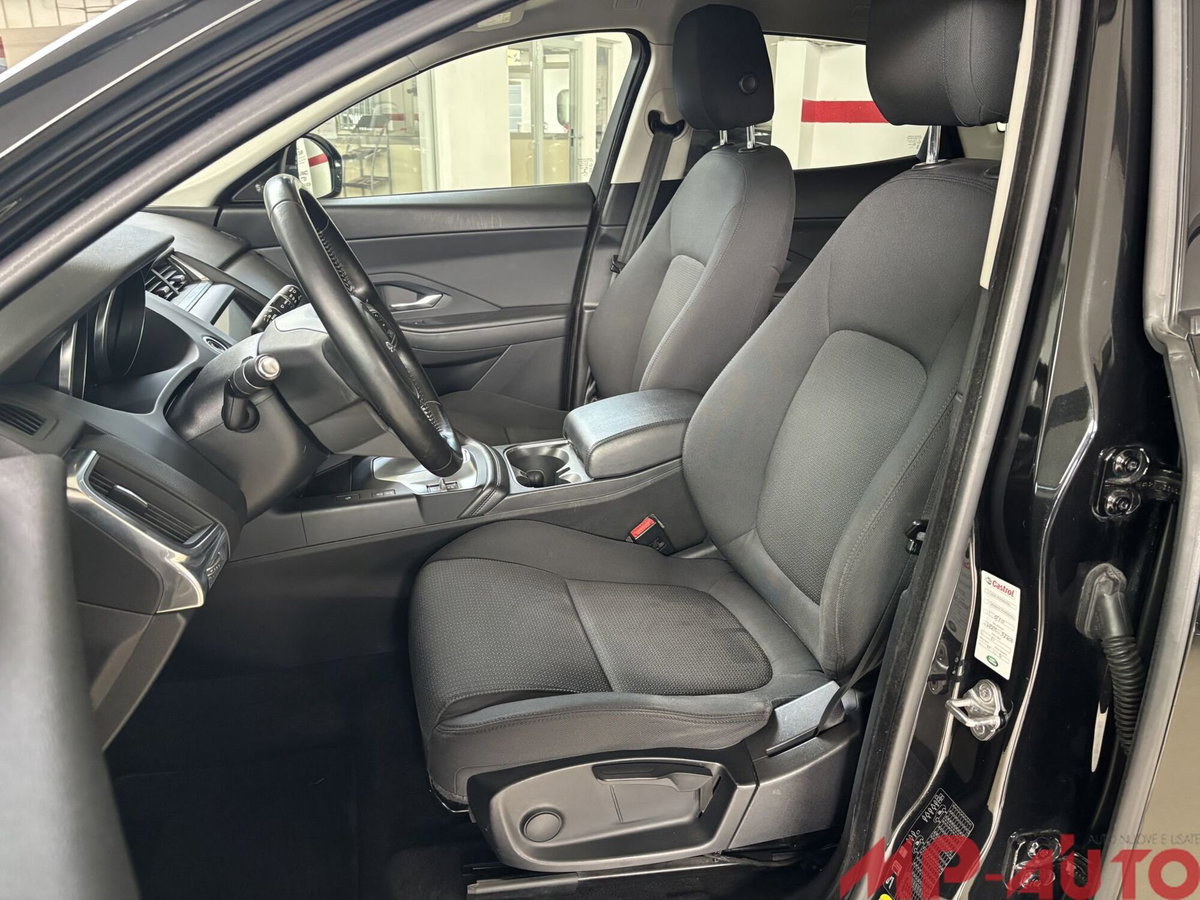 Jaguar E-Pace 2.0D 150 CV (11)