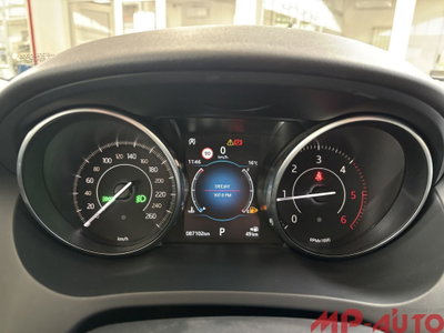 Jaguar E-Pace 2.0D 150 CV (16)