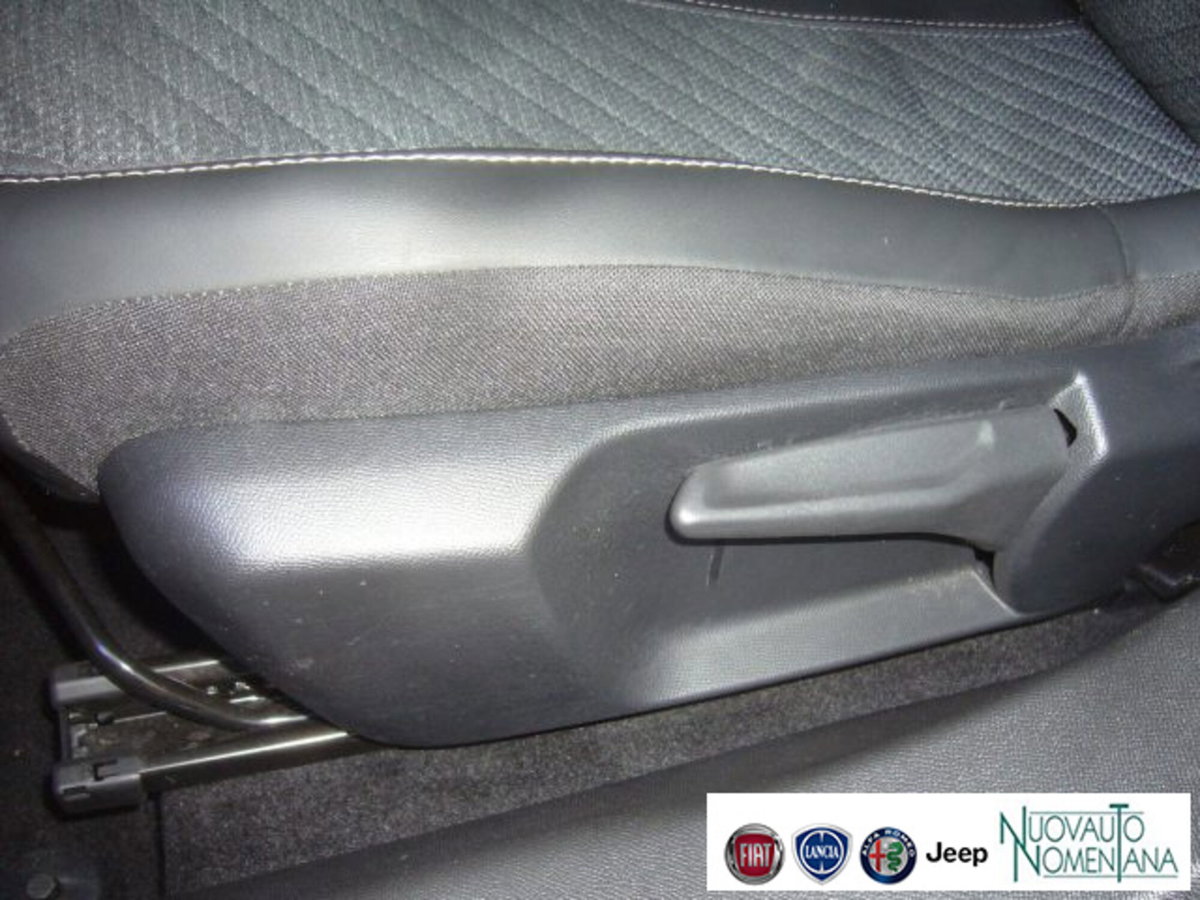 Peugeot 2008 PureTech 100 S&S Allure (15)