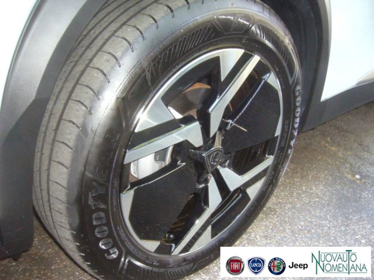 Peugeot 2008 PureTech 100 S&S Allure (4)