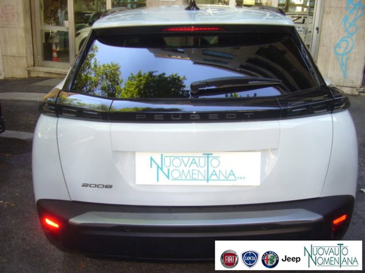 Peugeot 2008 PureTech 100 S&S Allure (8)