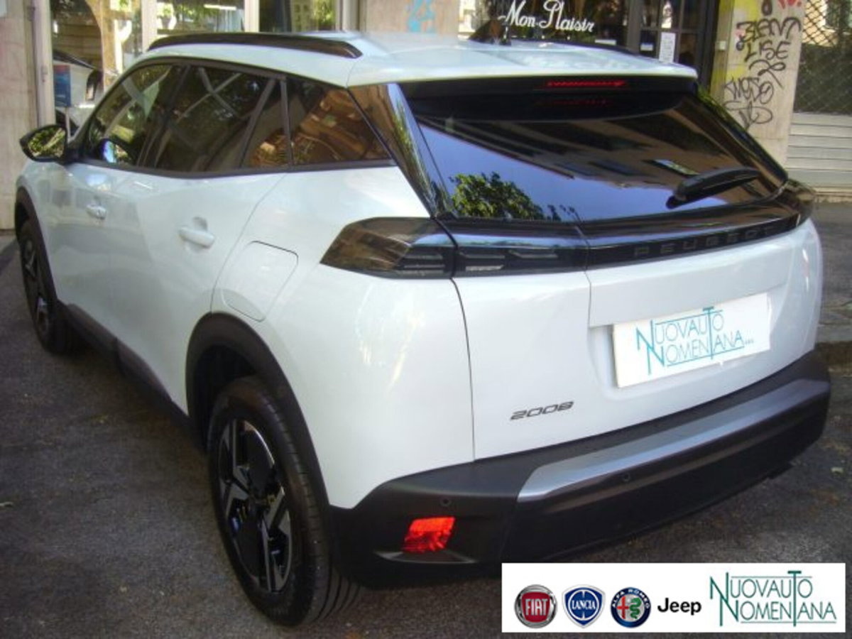 Peugeot 2008 PureTech 100 S&S Allure (9)