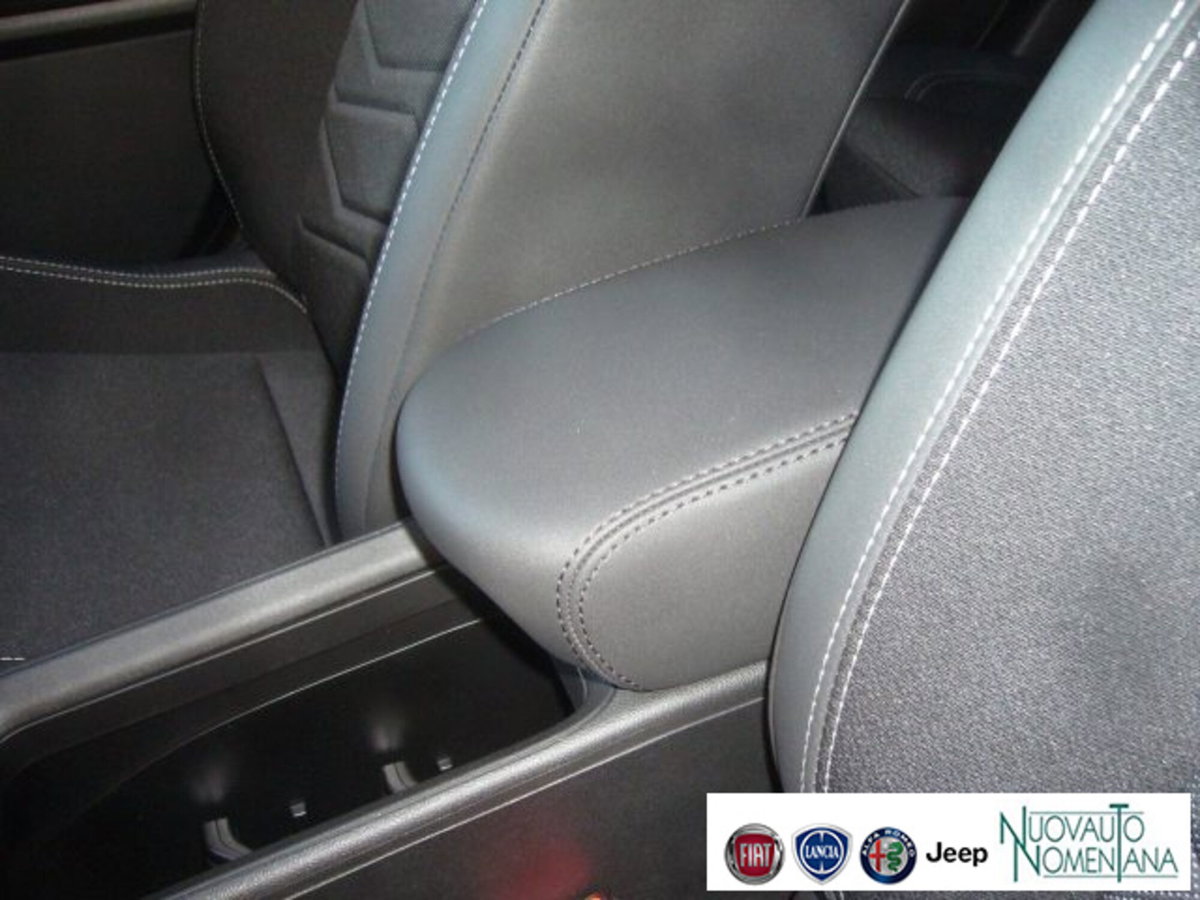 Jeep Avenger 1.2 turbo Altitude fwd 100cv (15)