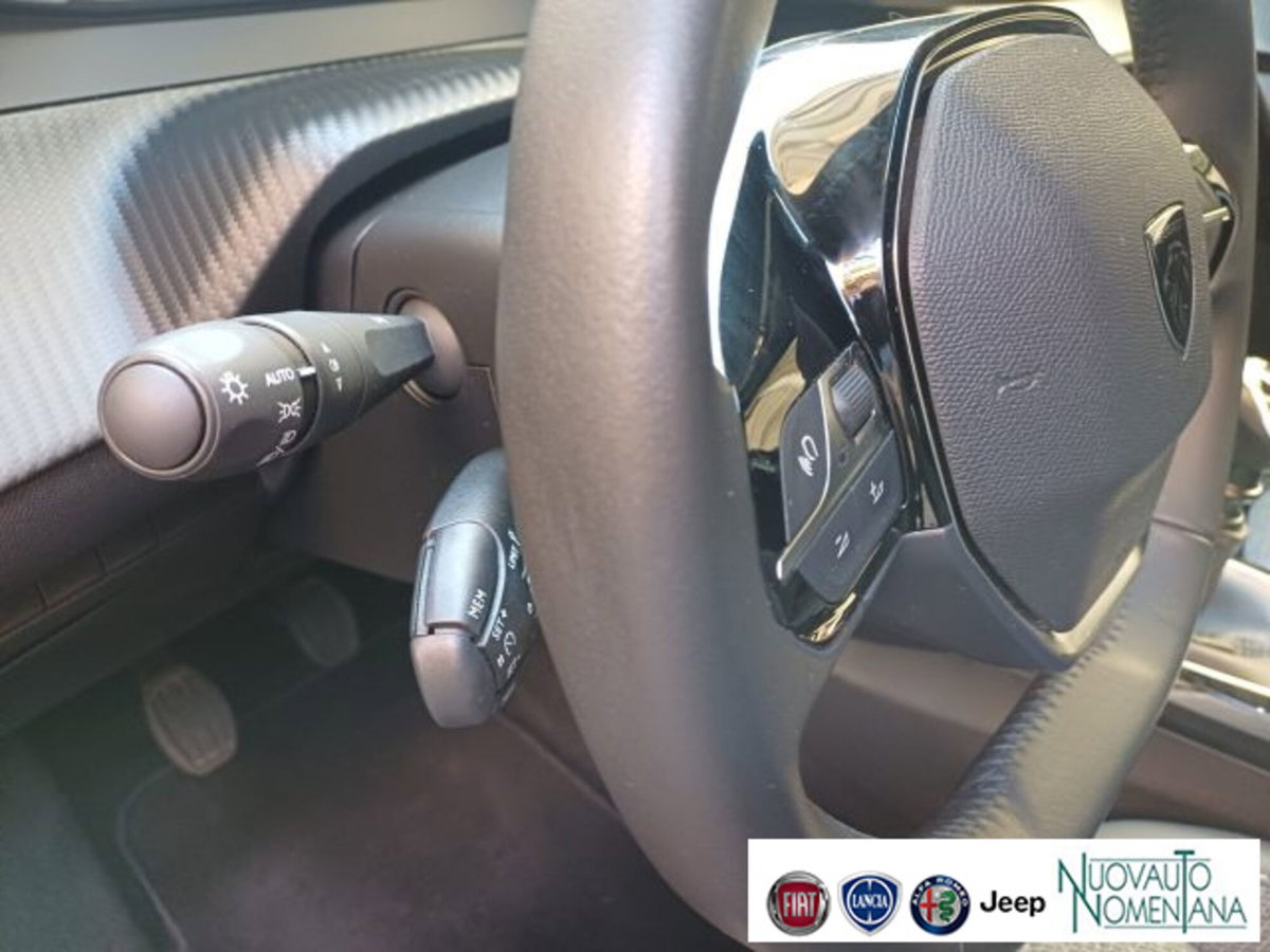 Peugeot 2008 PureTech 100 S&S Allure (16)
