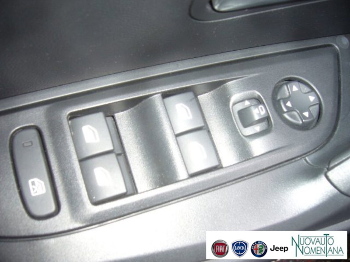 Peugeot 2008 PureTech 100 S&S Allure Pack (15)