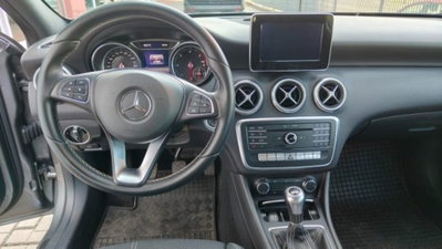 Mercedes-Benz Classe A 180 d Sport (9)