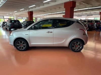 Lancia Ypsilon 1.2 69 CV 5 porte Gold (4)