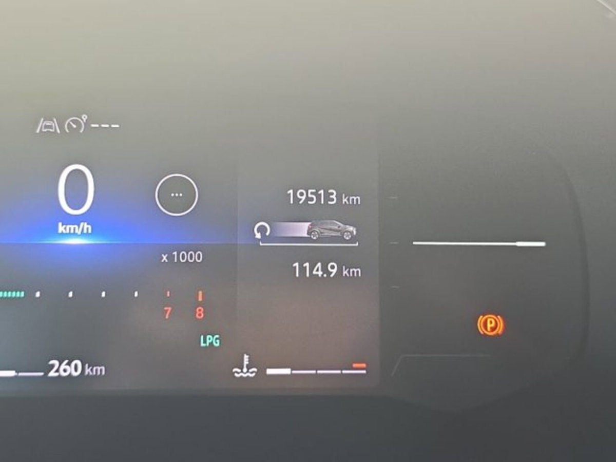 Renault Captur 1.0 eco-g Techno 100cv (14)