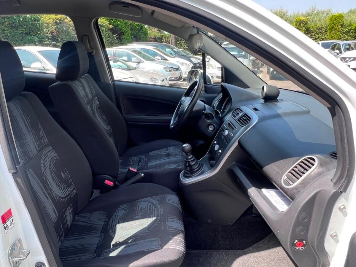 Opel Agila 1.2 16V 94 CV Elective (4)
