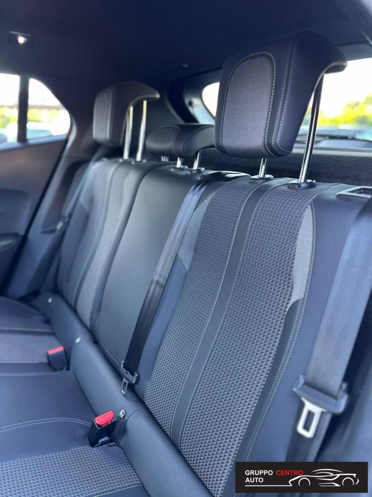 Peugeot 2008 BlueHDi 110 S&S GT (10)