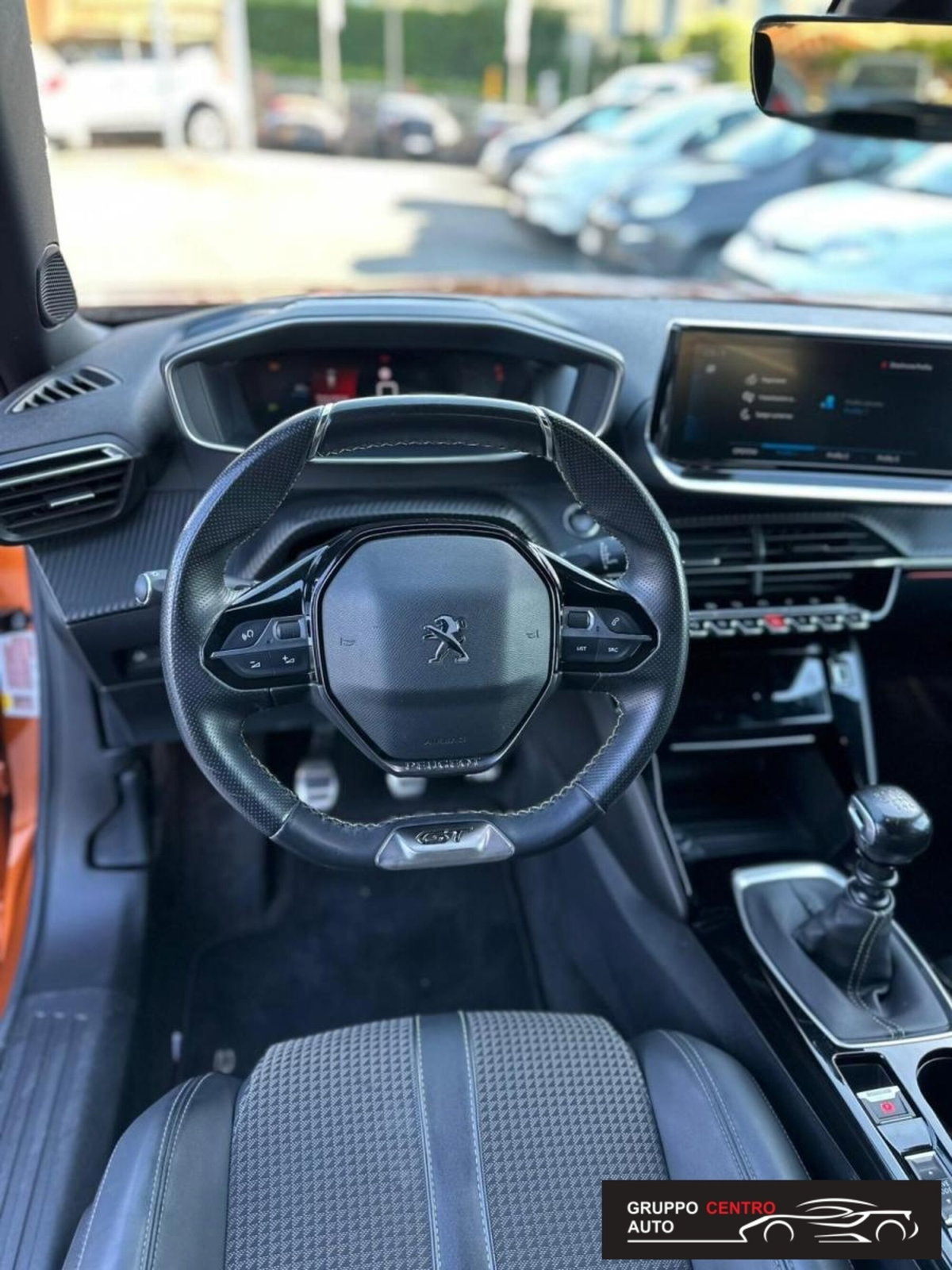 Peugeot 2008 BlueHDi 110 S&S GT (9)