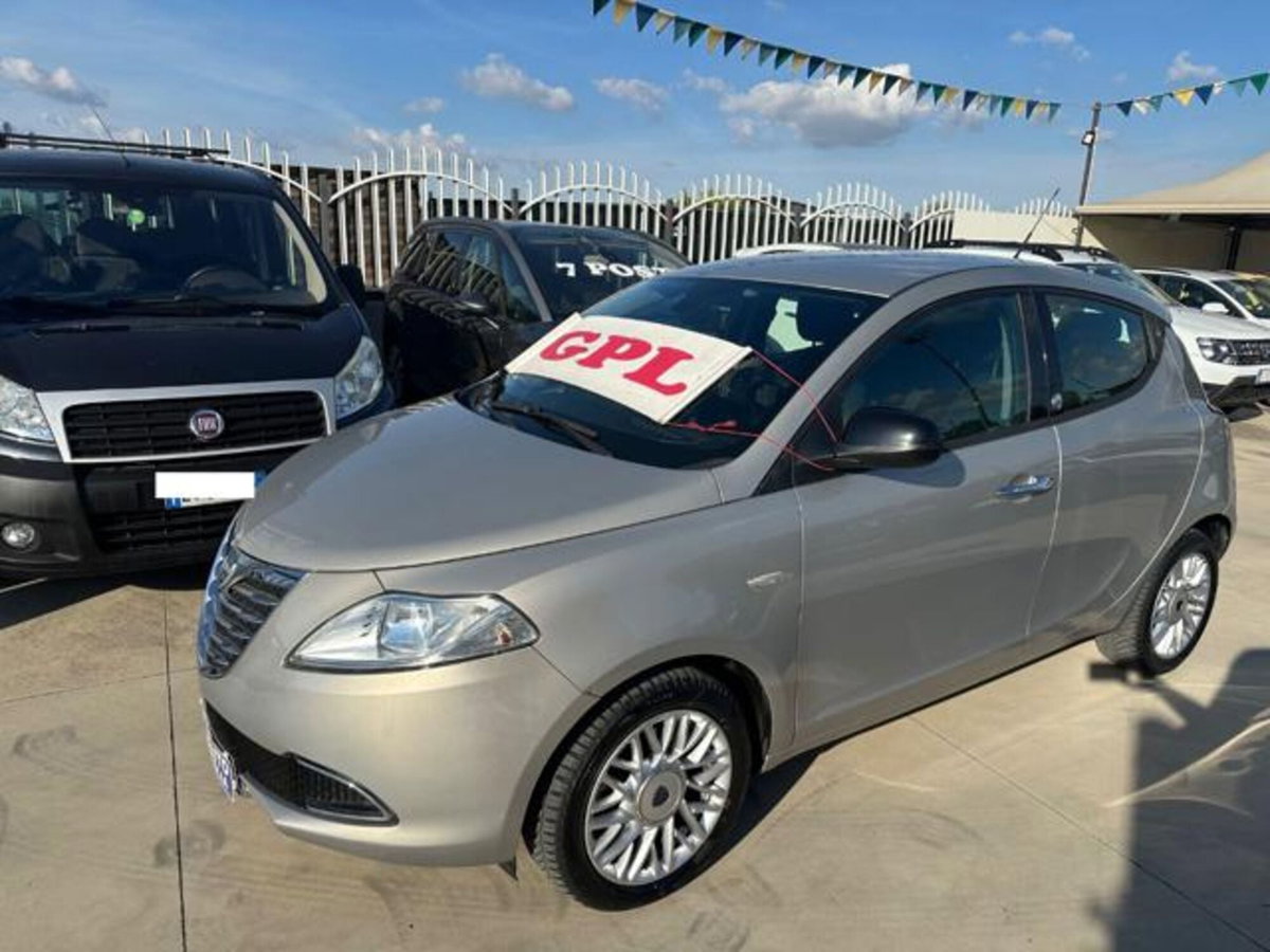 Lancia Ypsilon 1.2 69 CV 5 porte GPL Ecochic Gold
